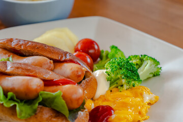 Hot dog breakfast / 洋風朝食プレート
