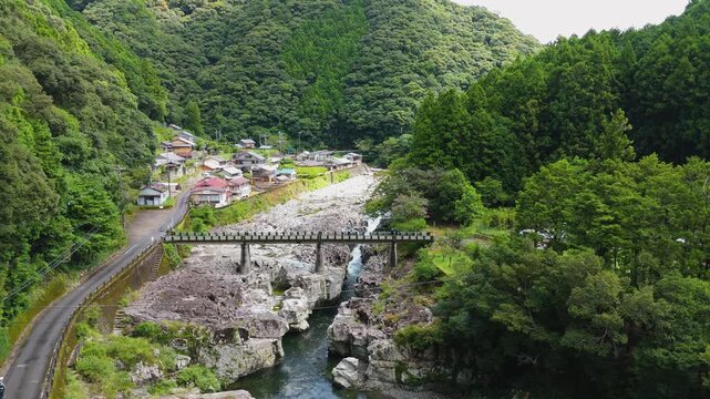 Aerial view of Takinohai, a natural monument with pothole rock formations along the Kozagawa tributary, Nanki Kumano Geopark, Kozagawa, Wakayama, Japan　「南紀熊野ジオパーク 古座川支流に広がる天然記念物・滝の拝の空撮」和歌山県古座川町