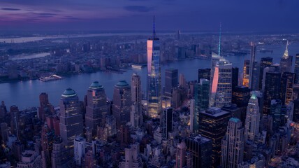 Fototapeta premium Stunning Nighttime Aerial View of Manhattan Skyline