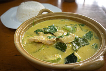 タイのバンコクのグリーンカレー