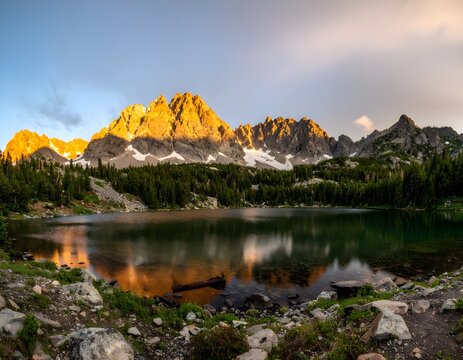 dekstop wallpaper beautiful view of lake in the mountains