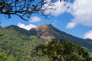 Obraz premium Experience the breathtaking beauty of Northern Thailand with this stunning shot of a majestic mountain landscape in Mae Hong Son province.