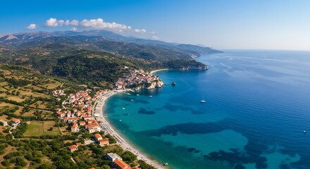 美しい海岸線と村の風景写真