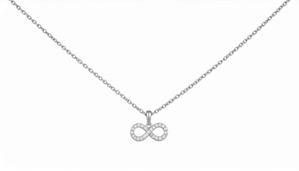 Fototapeta premium pearl necklace isolated on white