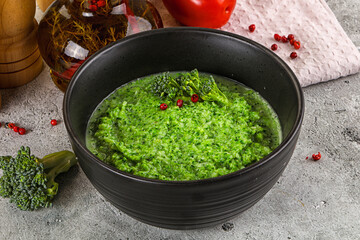 Dietari vegan broccoli cream soup