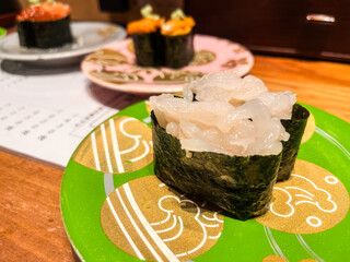 金沢名産・白エビの軍艦巻き寿司