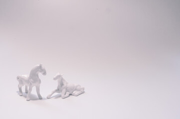 2026年の干支　白い陶器のウマ