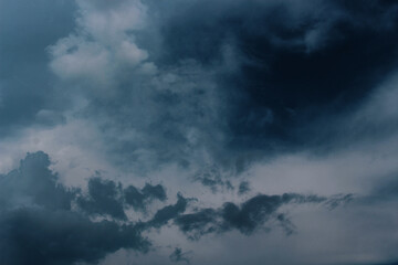 Fototapeta premium Dark sky composed of purple, blue, pink for graphic design or wallpaper.