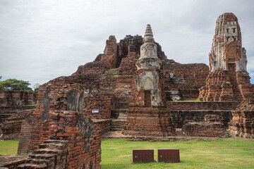 Fototapeta premium アユタヤの遺跡 タイ王国