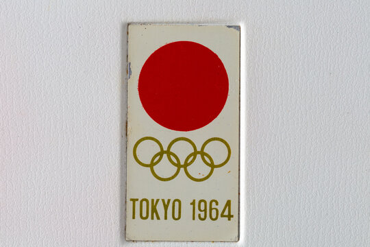 Tokyo 1964 Olympic Memorial Coin Case and Tie Clip &ldquo;Japan Fencing Association&rdquo; Vintage