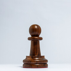 Cadre Pawn I: Refined Dark Wood with Crimson Felt Base