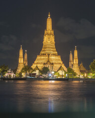 Fototapeta premium Wat Arun temple in Bangkok Thailand