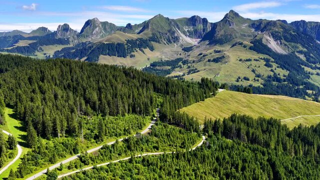 Blick ins Gantrischgebiet, Gurnigel, Kanton Bern, Schweiz, Luftaufnahme, August 2025