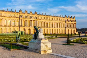 Obraz premium Versailles palace and gardens at sunset, Paris suburbs, France