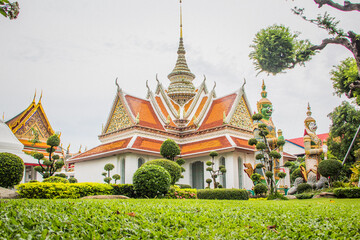 Fototapeta premium Wat Arun temple, one of landmark Chao Phraya river in Bangkok Thailand
