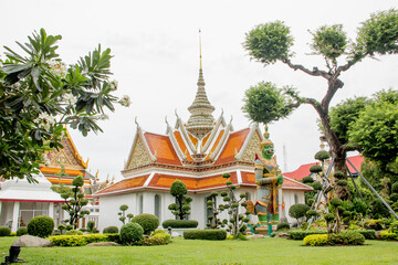 Fototapeta premium Wat Arun temple, one of landmark Chao Phraya river in Bangkok Thailand