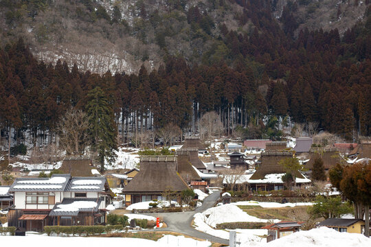 京都美山かやぶきの里雪景色