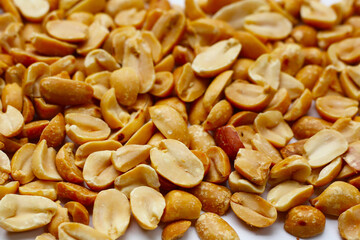 Roasted peanuts for snacking, or used as toppings for various dishes.