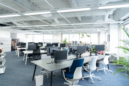 無人のオフィススペース