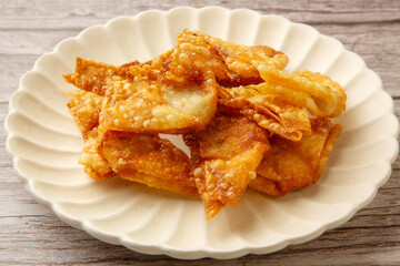 揚げワンタン