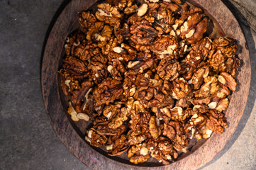 Kashmir Walnut Kernels High Oil Content, Crunchy Texture, And Rich Flavour, Sweet Taste Balanced Rich Source Of Energy, Minerals, Nutrients, Antioxidants, Vitamin E, And Omega-3 Fatty Acids. Brain 