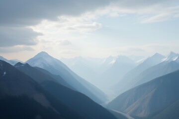 Obraz premium Serene Mountain Range in Haze