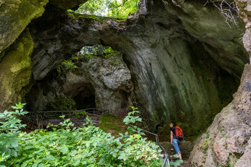 Karsthöhlenruine Riesenburg in der Fränkischen Schweiz