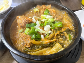 보글보글 뼈다귀해장국