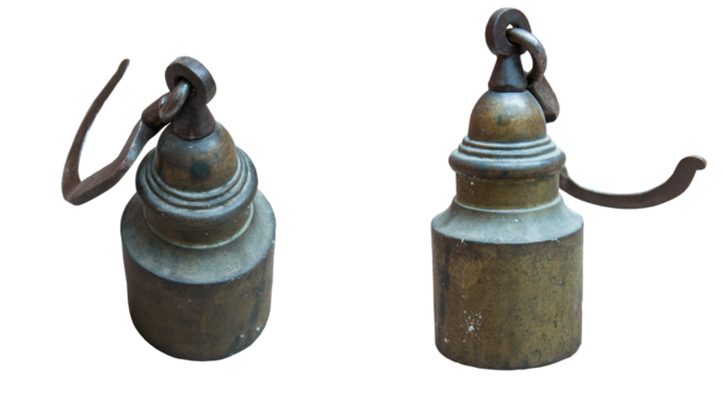 Peso o pilón de una balanza romana antigua. Imagen aislada. Fondo transparente