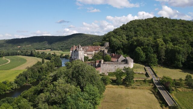 Ch&acirc;teau de C&eacute;nevi&egrave;res Lot Occitanie France