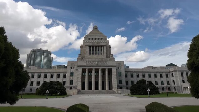国会議事堂と雷・青天の霹靂