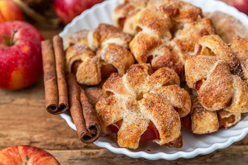 Apple rings in puff pastry