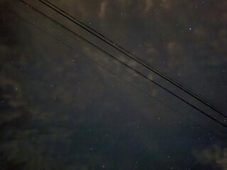 夜道から見た星空