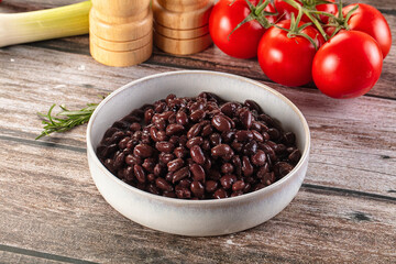 Canned black beans in the bowk