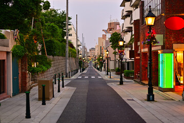 夕暮れの北野異人館通り	