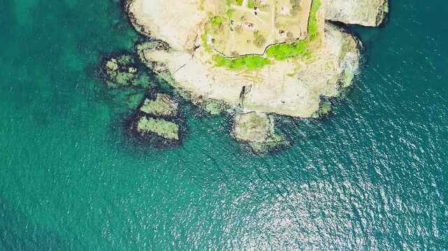 空撮・真俯瞰「番所(ばんどこ)庭園」 和歌山市雑賀崎　Aerial Top-Down View of Bandoko Teien Garden in Saikazaki, Wakayama City