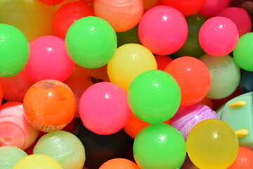 カラフルなスーパーボール