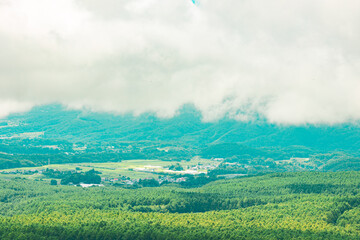 雲に覆われる村 © 瑛之 新井