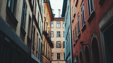 Obraz premium Narrow European alleyway, colorful buildings