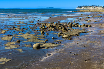 sunrise, winter sunrise, golden hour, dawn, morning light, ocean reflection, sea horizon, Long Bay, Auckland, New Zealand, North Island, Southern Hemisphere, winter landscape, tranquil seascape, coast