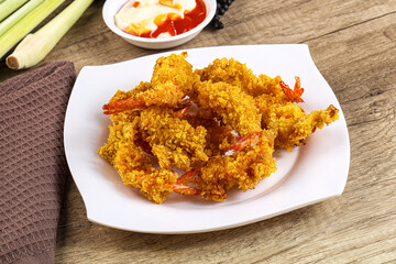 Golden deep prawn tempura wuth sauce