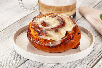 Glazed cinnabon swirl with icing