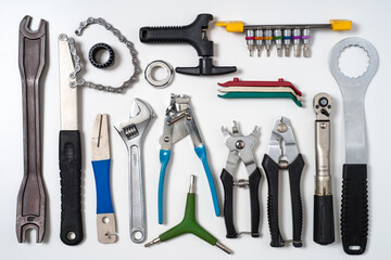 自転車主にロードバイク用の専用工具の数々