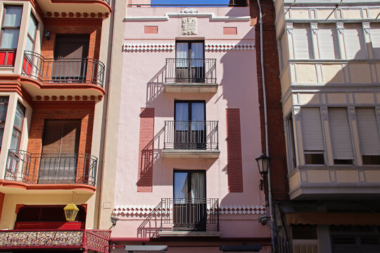 art d&eacute;co (?) habitation buildings in zamora in spain 