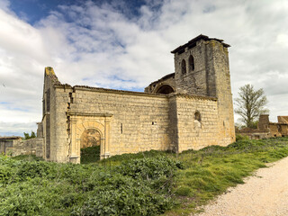 Obraz premium Bell Tower of San Miguel Arcangel Church in Tabanera de Cerrato