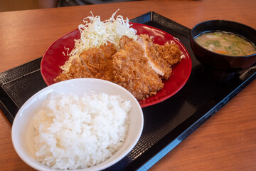 とても美味しい日本のロースかつ定食