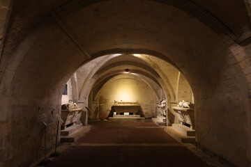 la crypte de la Coll&eacute;giale &agrave; EU