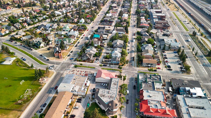 Obraz premium Aerial view of Jasper Town on a sunny summer day. Streets and homes, Alberta - Canada