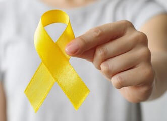 wedding rings in the hands of the bride