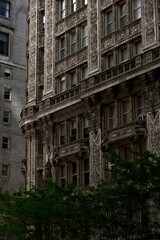 Obraz premium new york city buildings court decorated facade round corner